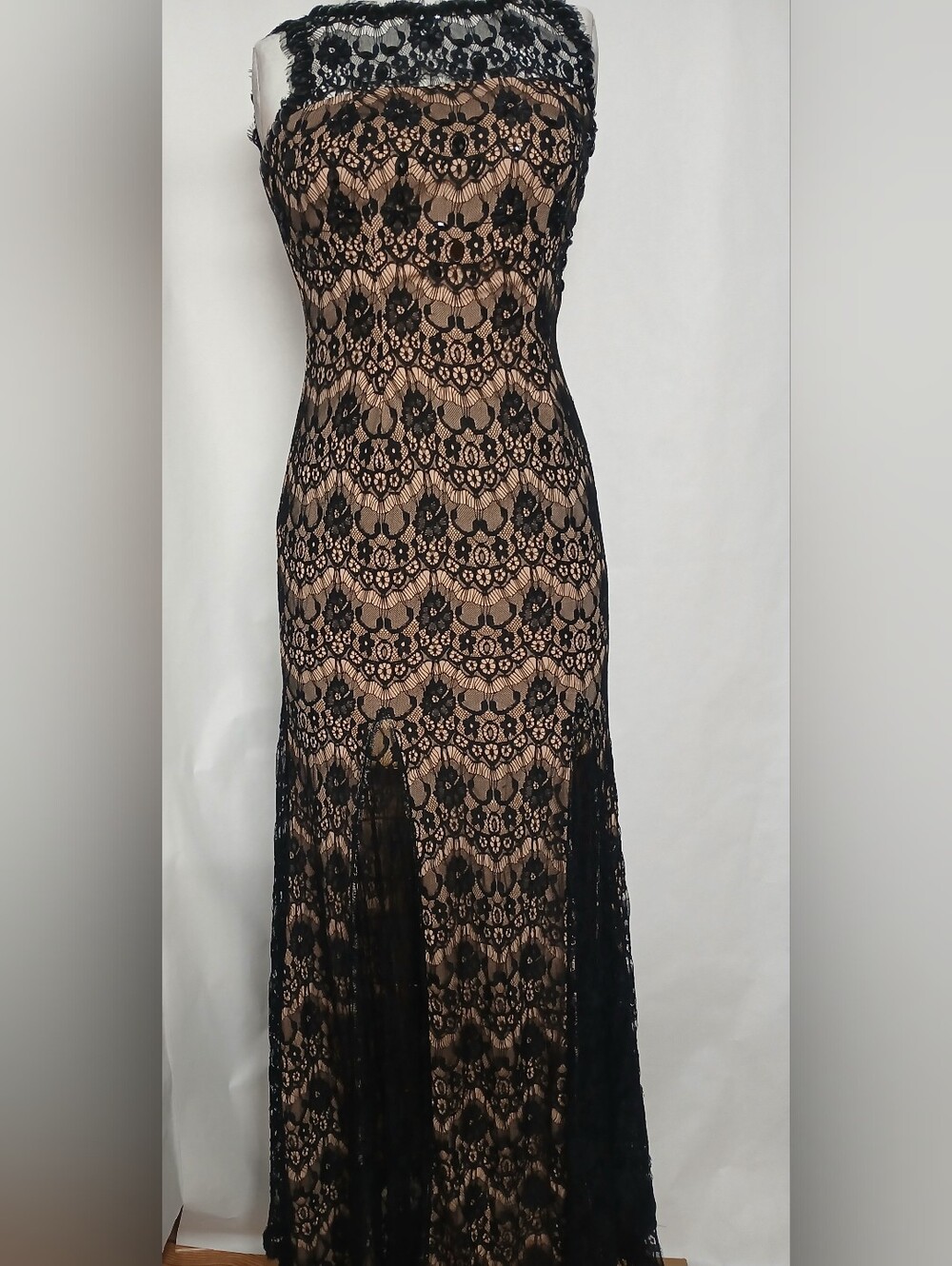 Betsy & Adam Bead Detail Bkack Tan Women's Formal Dress